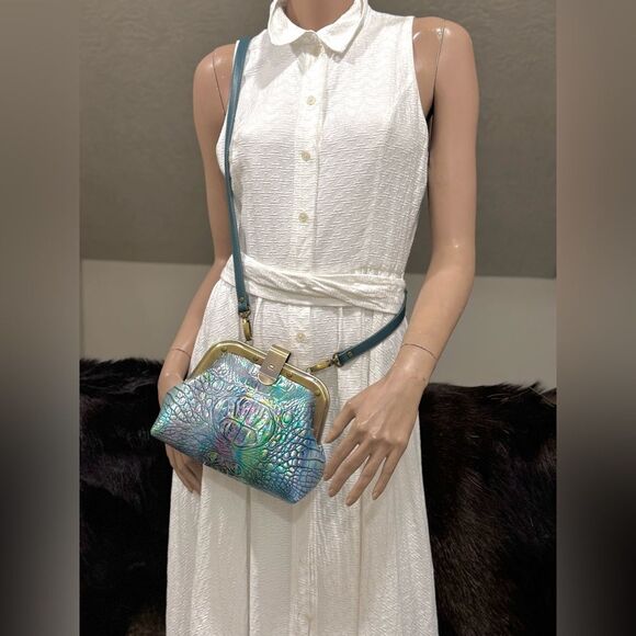 Iridescent Croc-Embossed Leather Handmade Retro Push Lock Multi Use Handbag - Picture 11 of 17